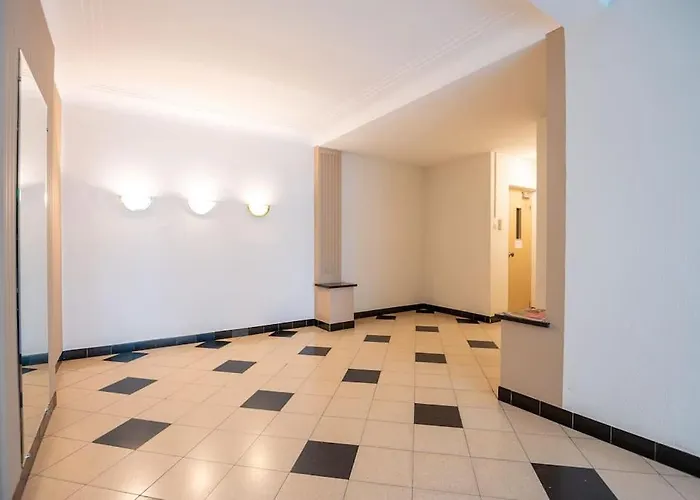 Apartment Spacious For 7 People Ostend