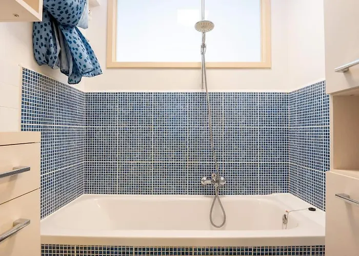 Spacious For 7 People