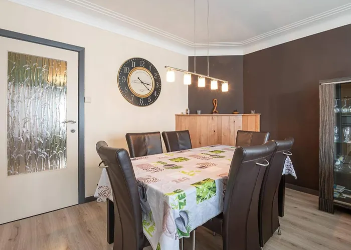 Spacious For 7 People * Остенде